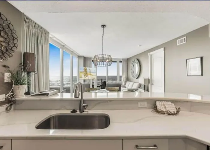 Island Tower Turquoise Tide 501 Apartment