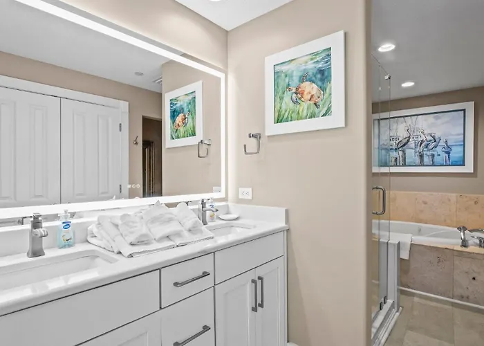 Island Tower Turquoise Tide 501 Apartment