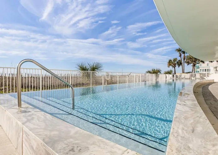 Island Tower Turquoise Tide 501 Apartment